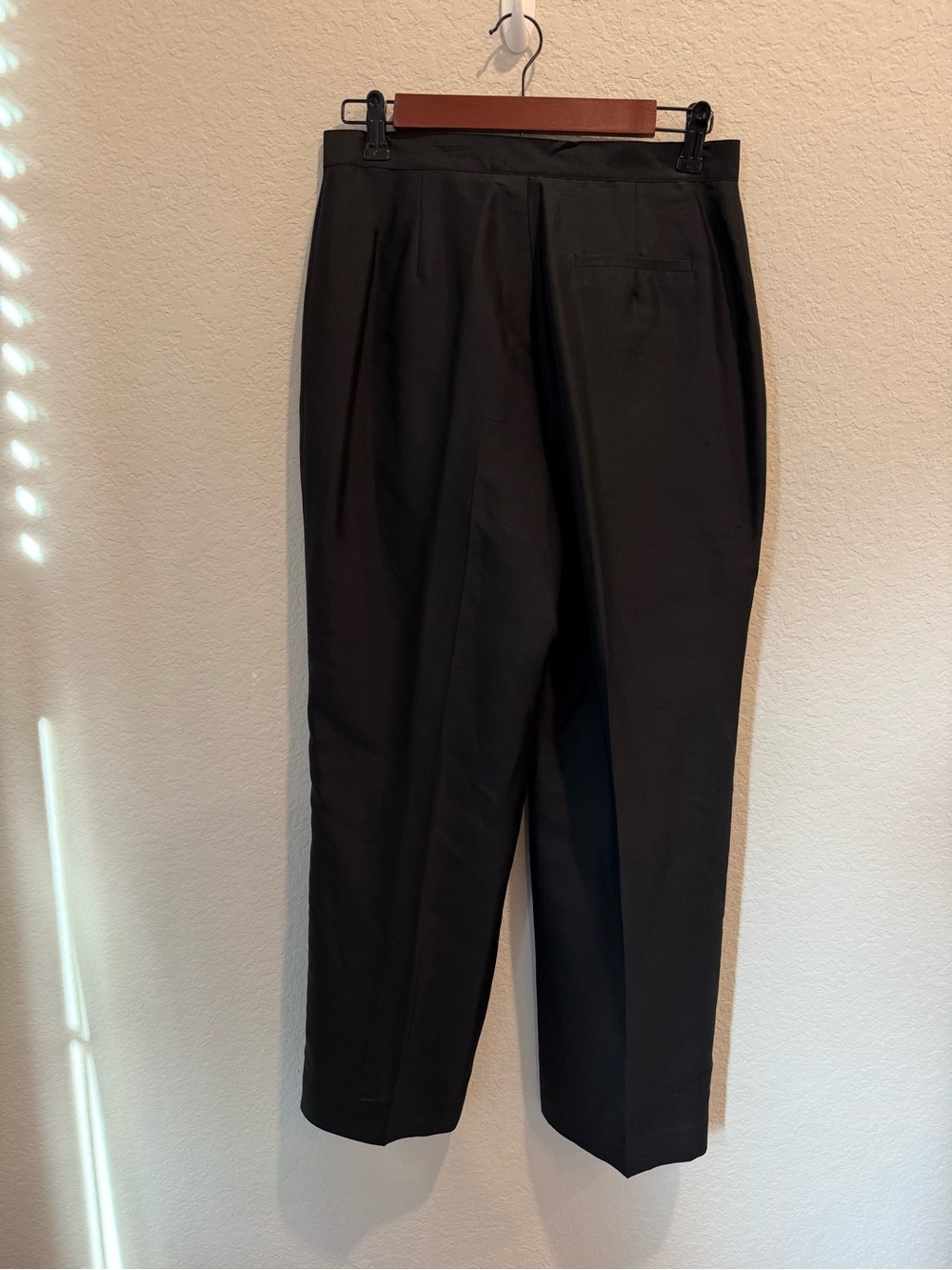 100% Silk Lauren Ralph Lauren Black Pleated Ankle Pants
